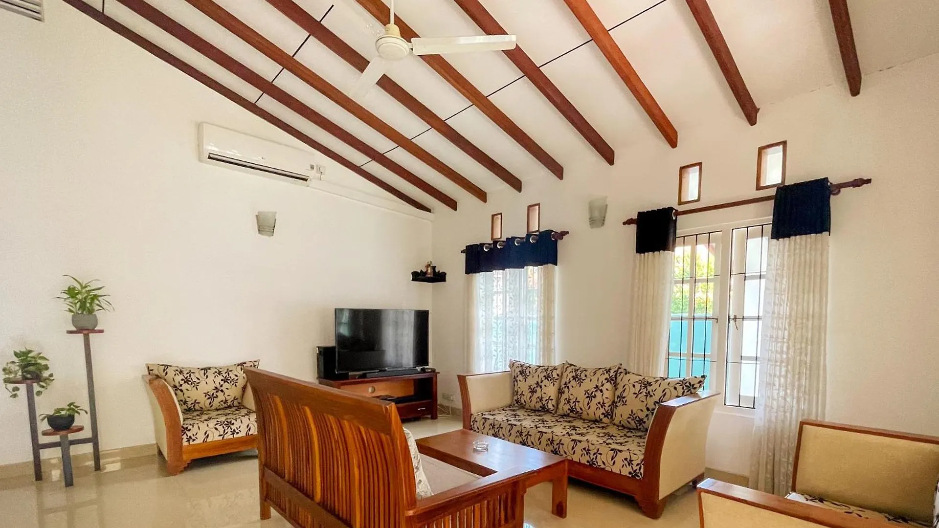 Holiday home 007 Negombo Villa